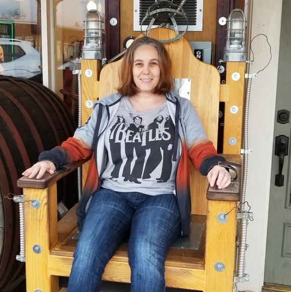 MAKE AN OFFER!!💙 - Picture 1 of 3